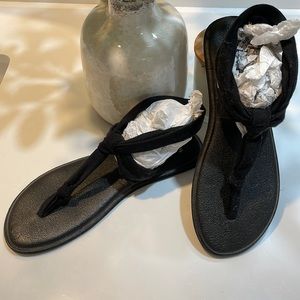 Sanuk yoga mat sandal